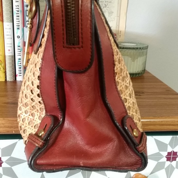 HP!!! 🎉Fossil cane wicker Vintage Reissue bag - Picture 6 of 10